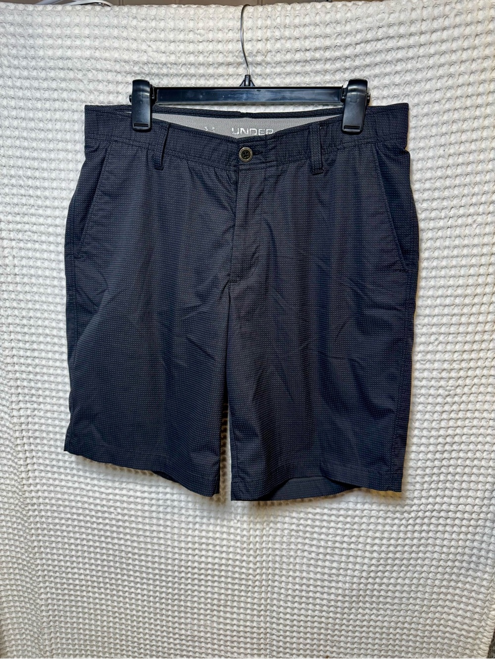 Under Armour Men's Dark Navy Flat Front Golf Performance Shorts- Size 34